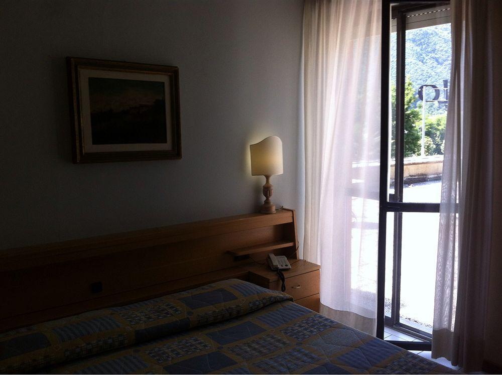 Hotel Cristallo Barga 弗纳茨迪巴戈 外观 照片