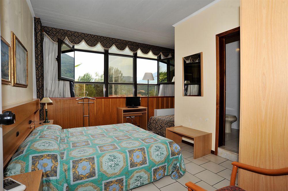 Hotel Cristallo Barga 弗纳茨迪巴戈 外观 照片