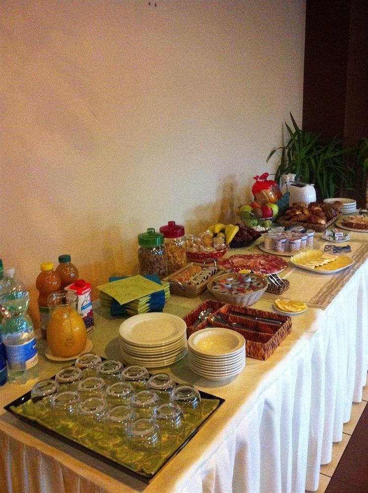Hotel Cristallo Barga 弗纳茨迪巴戈 外观 照片