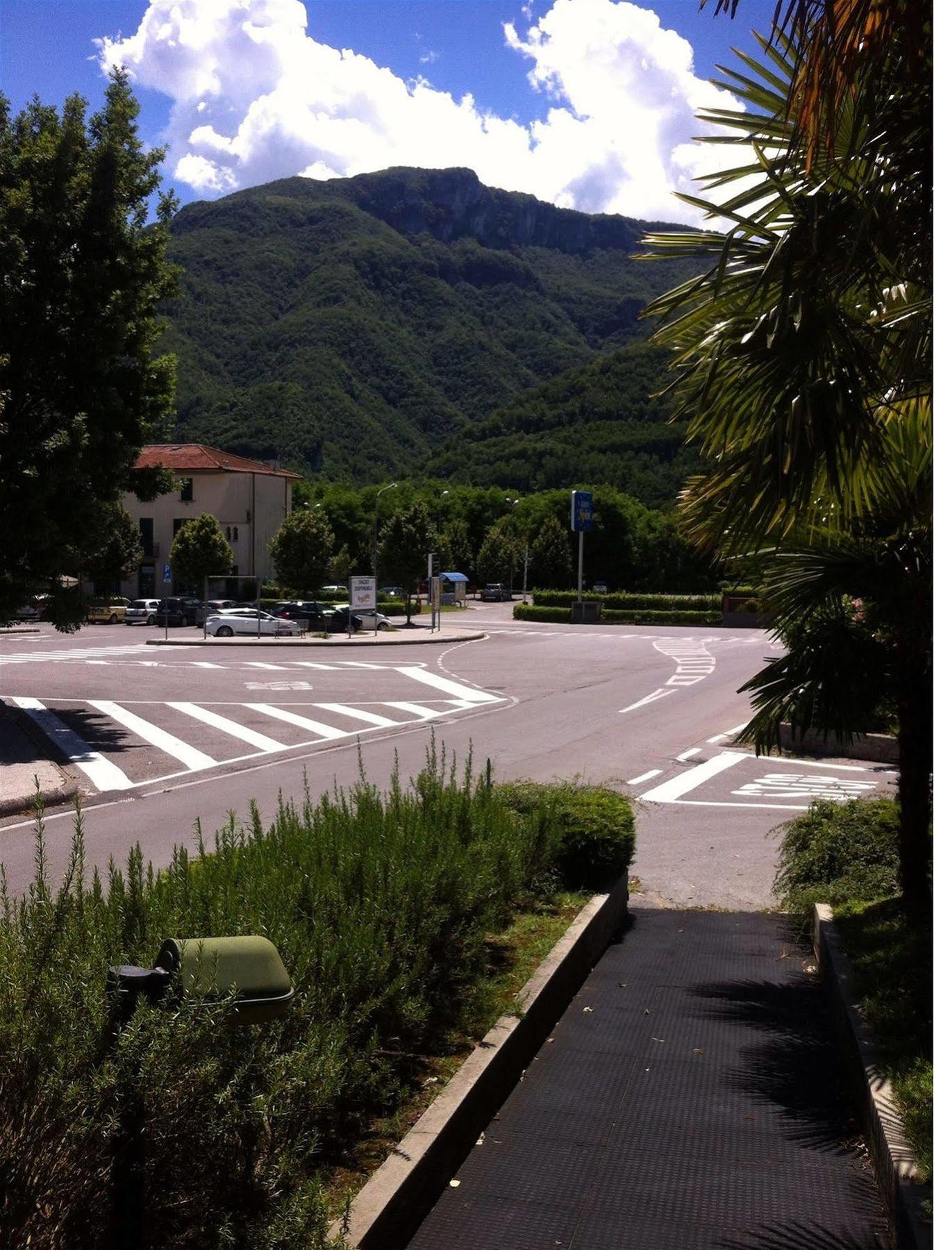 Hotel Cristallo Barga 弗纳茨迪巴戈 外观 照片